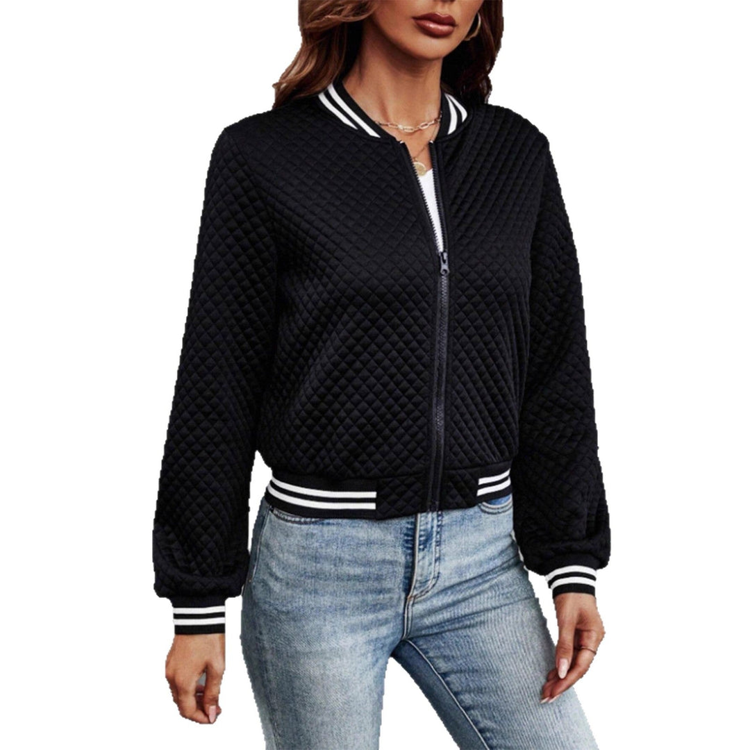 Veste matelassée pour femmes au design sportif avec des manches contrastées