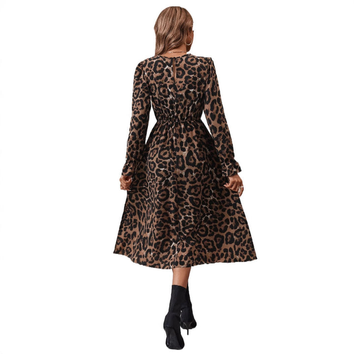 Robe maxi élégante pour femmes avec un motif léopard moderne et des manches bouffantes nostalgiques
