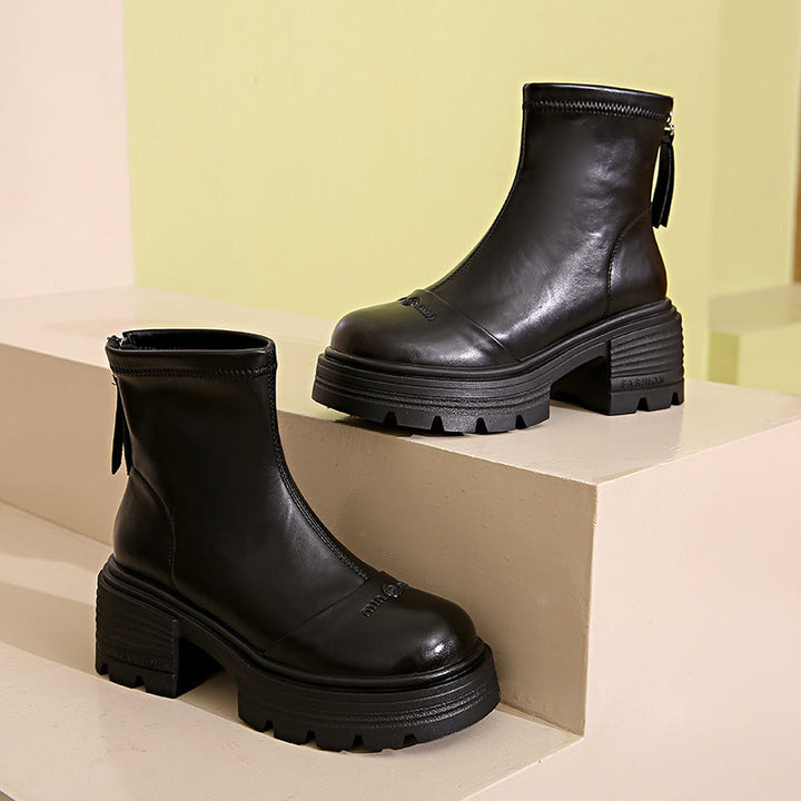 Bottines pour femmes avec un robuste talon bloc et une fermeture éclair moderne