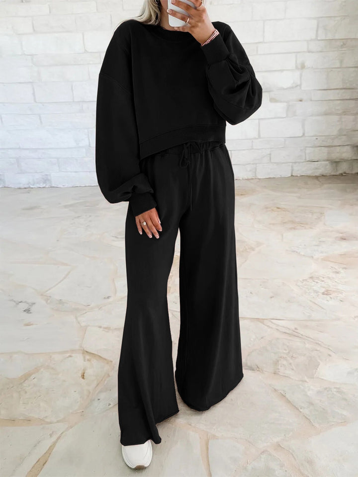 Ensemble de sport confortable pour femmes avec sweat-shirt cropped décontracté et coupe de pantalon large