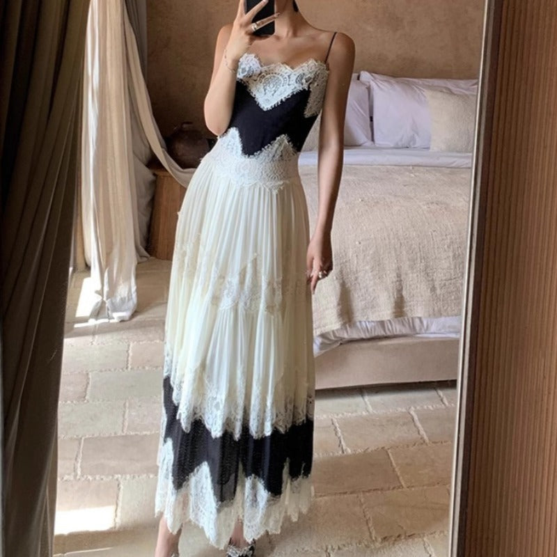 Elina - Robe maxi avec bretelles en dentelle et couches romantiques
