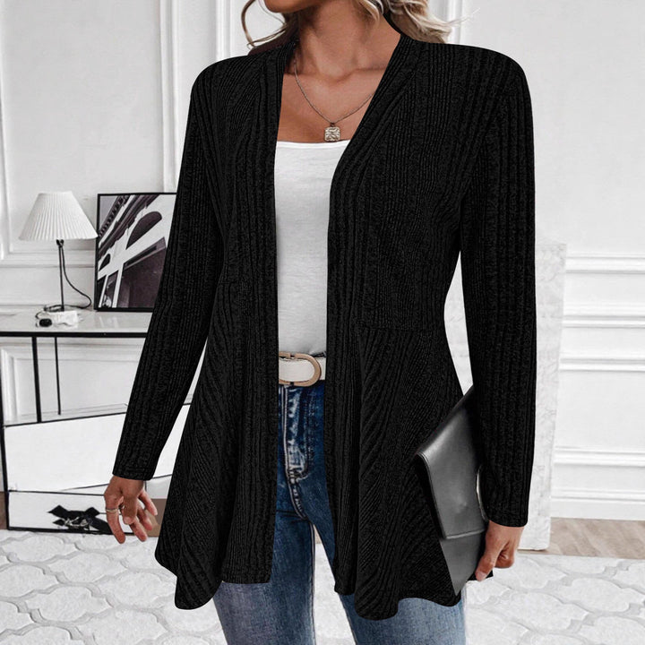 Veste en tricot longue pour femmes avec design côtelé moderne et cintrage