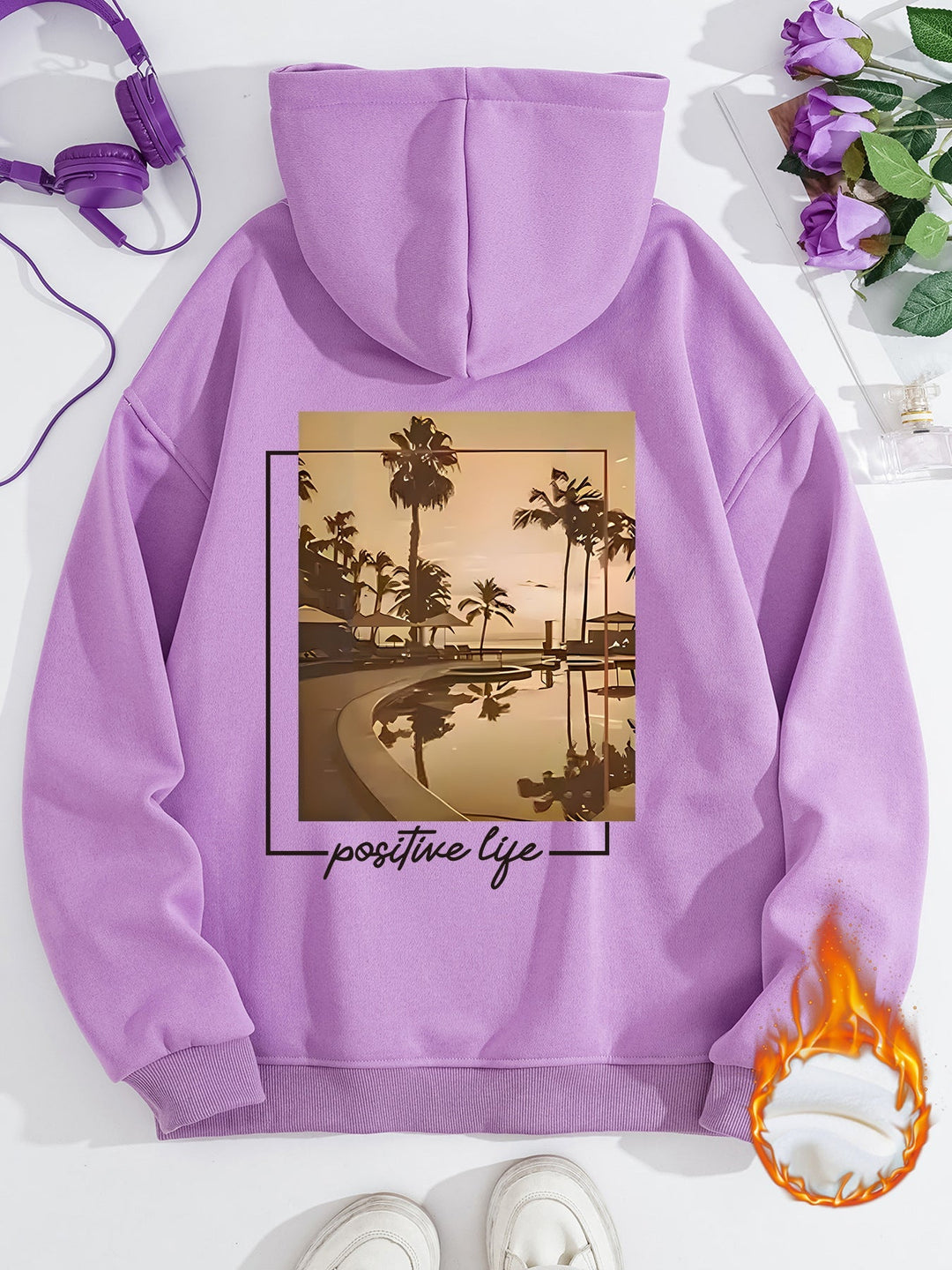 Sweat à capuche pour femmes avec motif de palmiers urbains et slogan positif