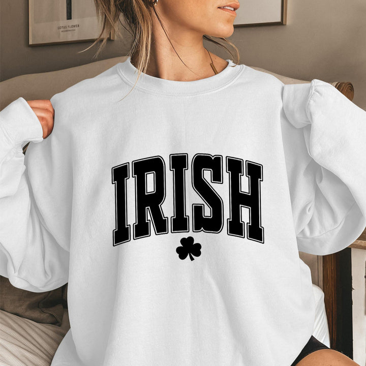 Sweatshirt pour femmes avec des points forts de design irlandais actuels
