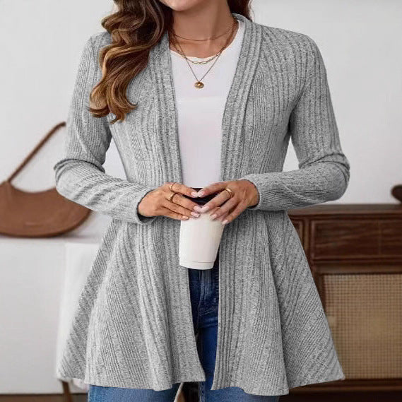 Veste en tricot longue pour femmes avec design côtelé moderne et cintrage