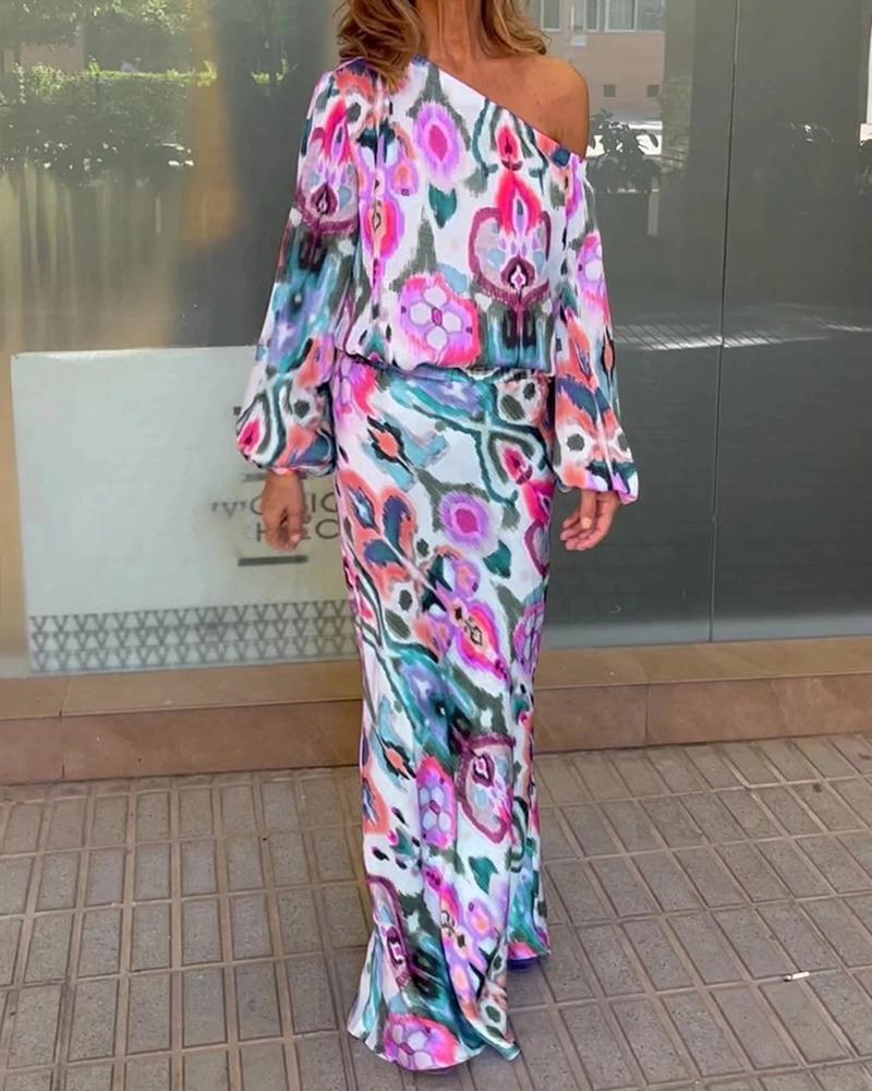 Robe maxi élégante pour femmes avec une coupe asymétrique et des manches fluides