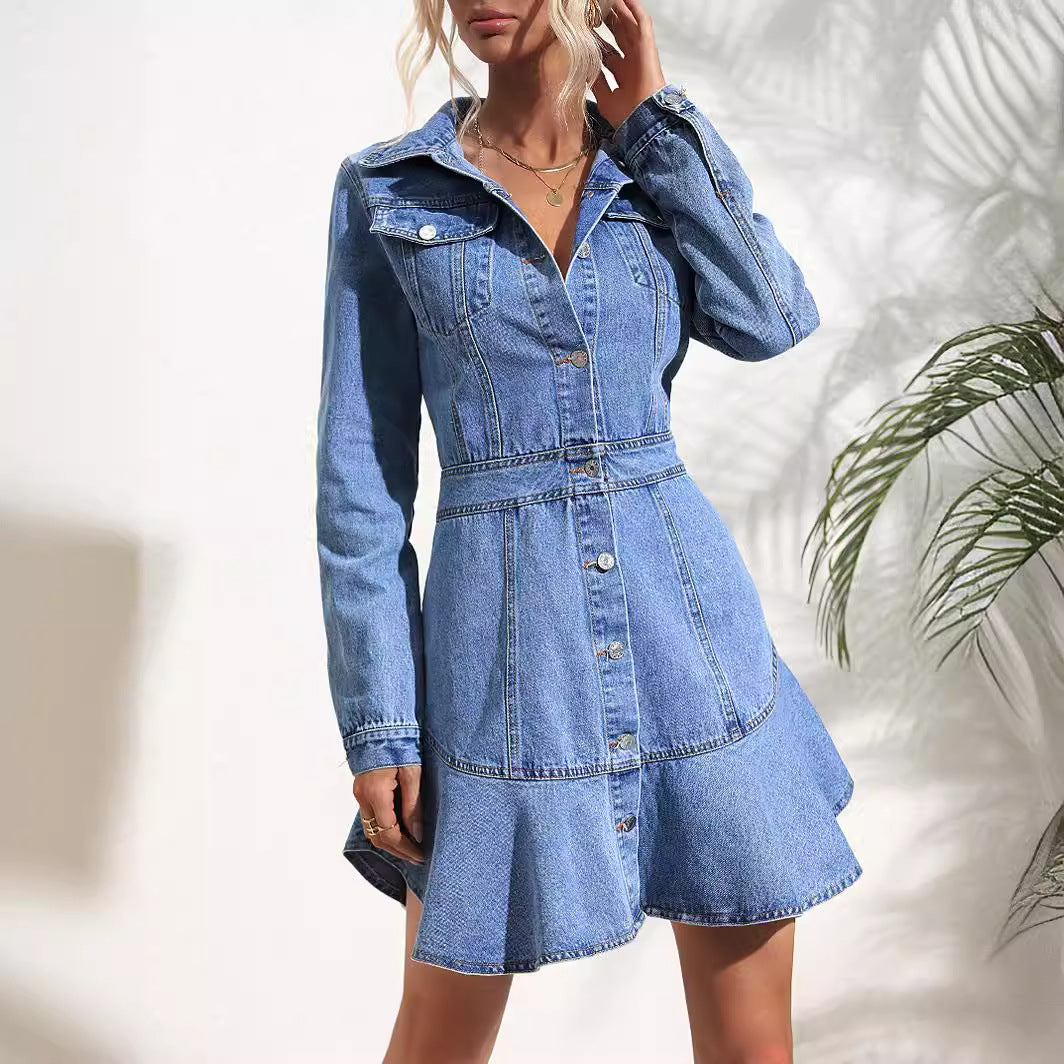 Robe en jean pour femmes au style denim moderne avec ourlet évasé et silhouette cintrée
