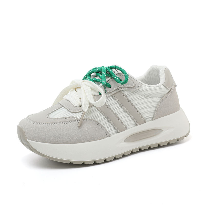 Baskets tendance pour femmes avec profil robuste et surface en mesh respirant