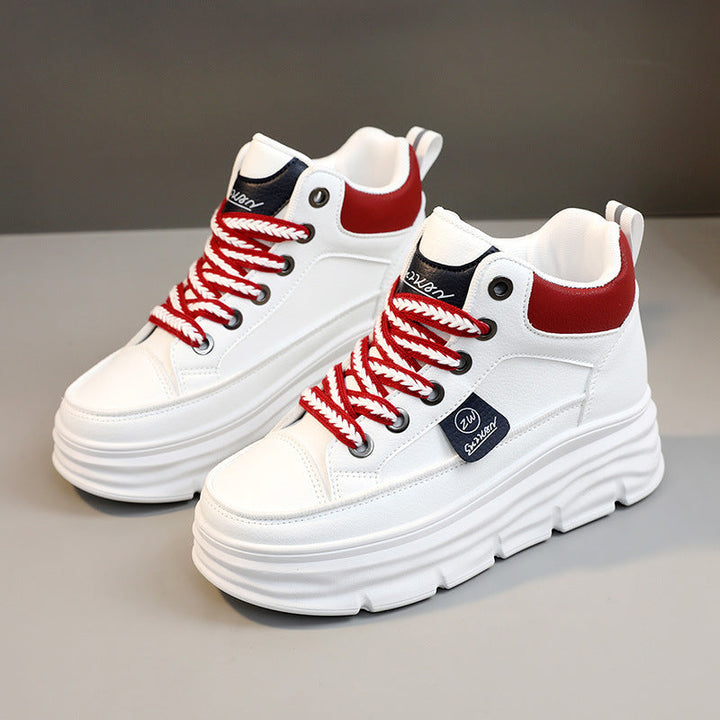 Baskets à plateforme pour femmes avec un design de couleur tendance et une semelle ultra-compacte