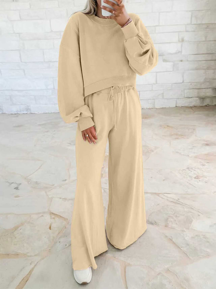 Ensemble de sport confortable pour femmes avec sweat-shirt court décontracté et coupe de pantalon ample