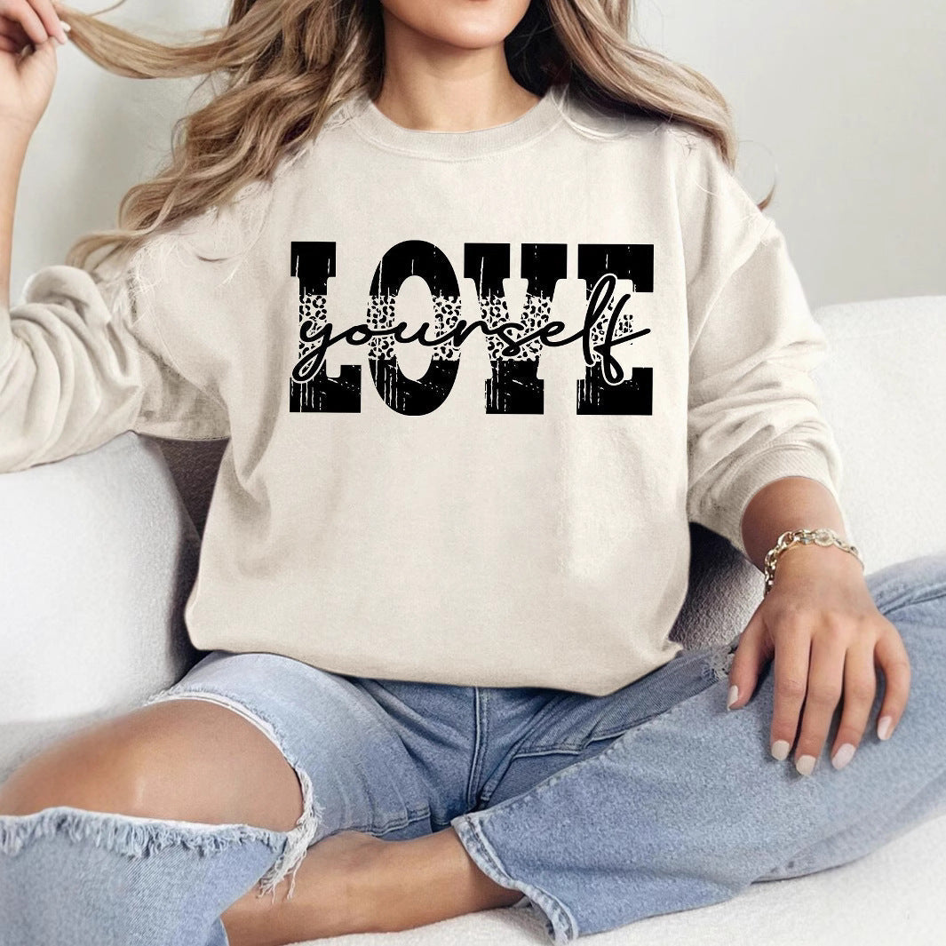 Sweat-shirt pour femmes avec un lettrage LOVE créatif et une coupe décontractée