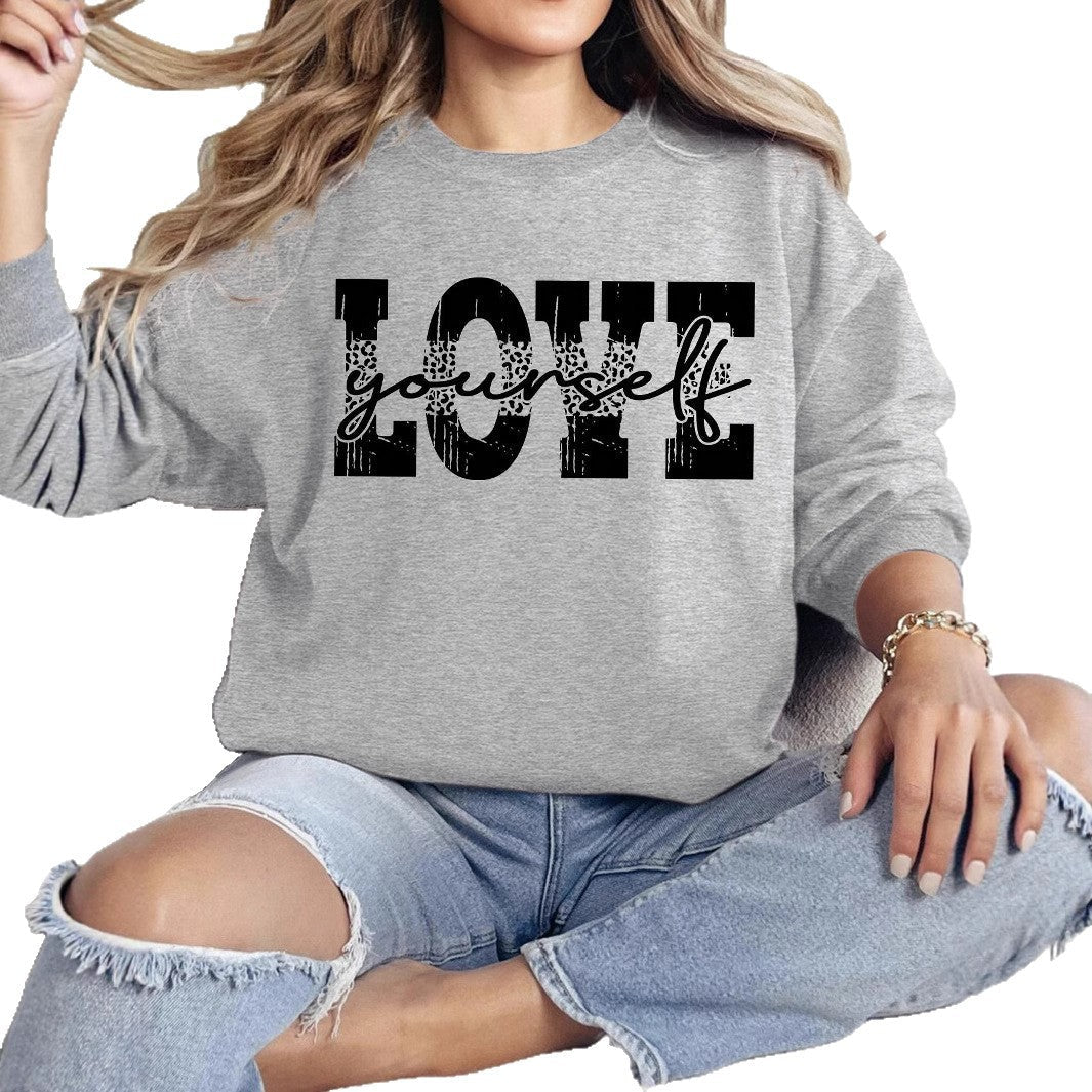 Sweat-shirt pour femmes avec un lettrage LOVE créatif et une coupe décontractée