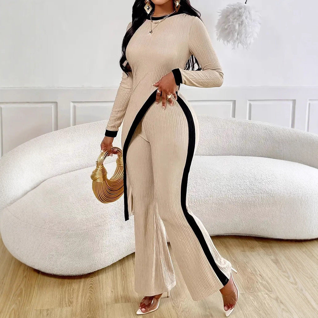 Combinaison élégante pour femmes avec design asymétrique et passepoils contrastés