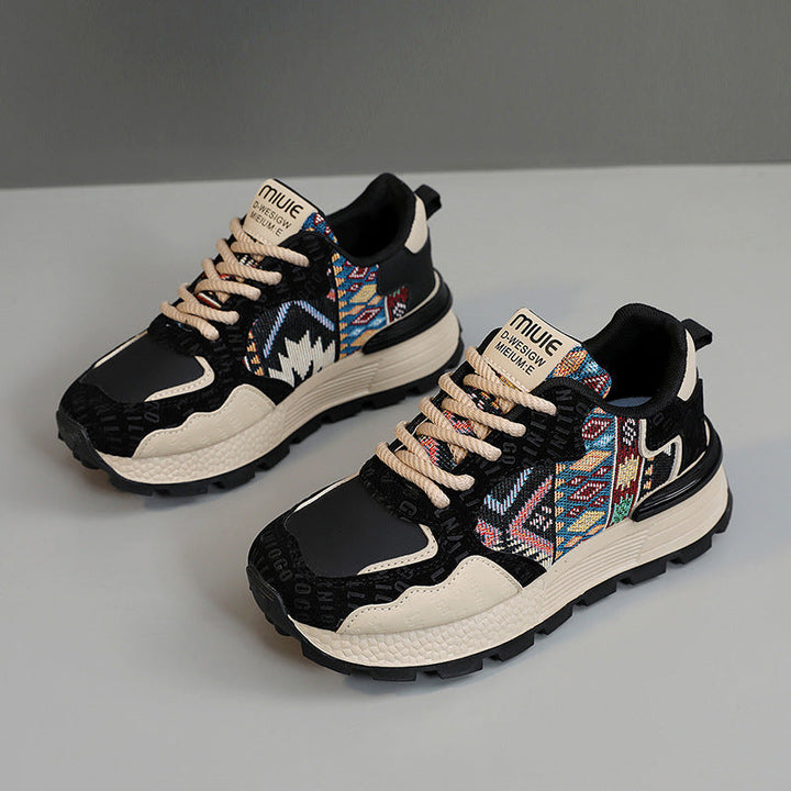 Baskets Sportives pour Femmes avec Motif Tribal Unique et Surface en Maille Respirante