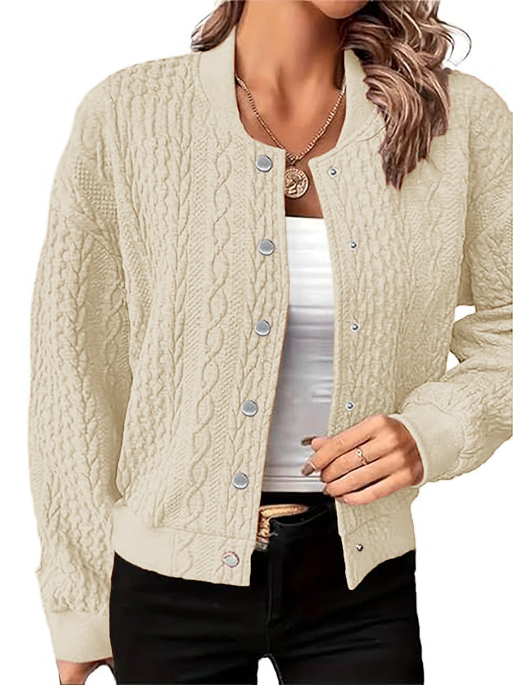 Gilet pour femmes au design moderne en torsades avec fermeture à boutons-pression