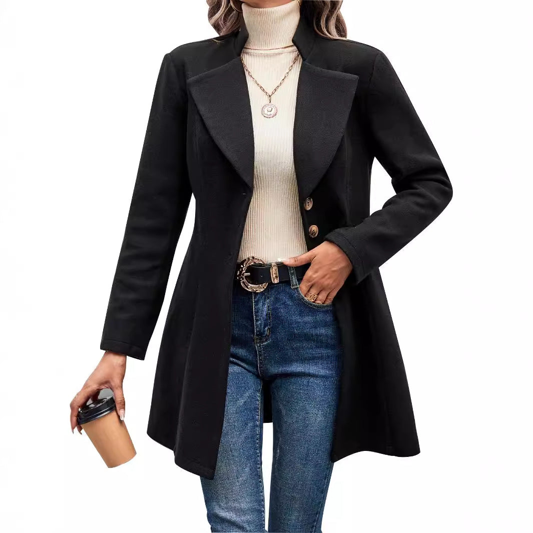 Manteau d'hiver élégant pour femmes avec coupe asymétrique et col montant