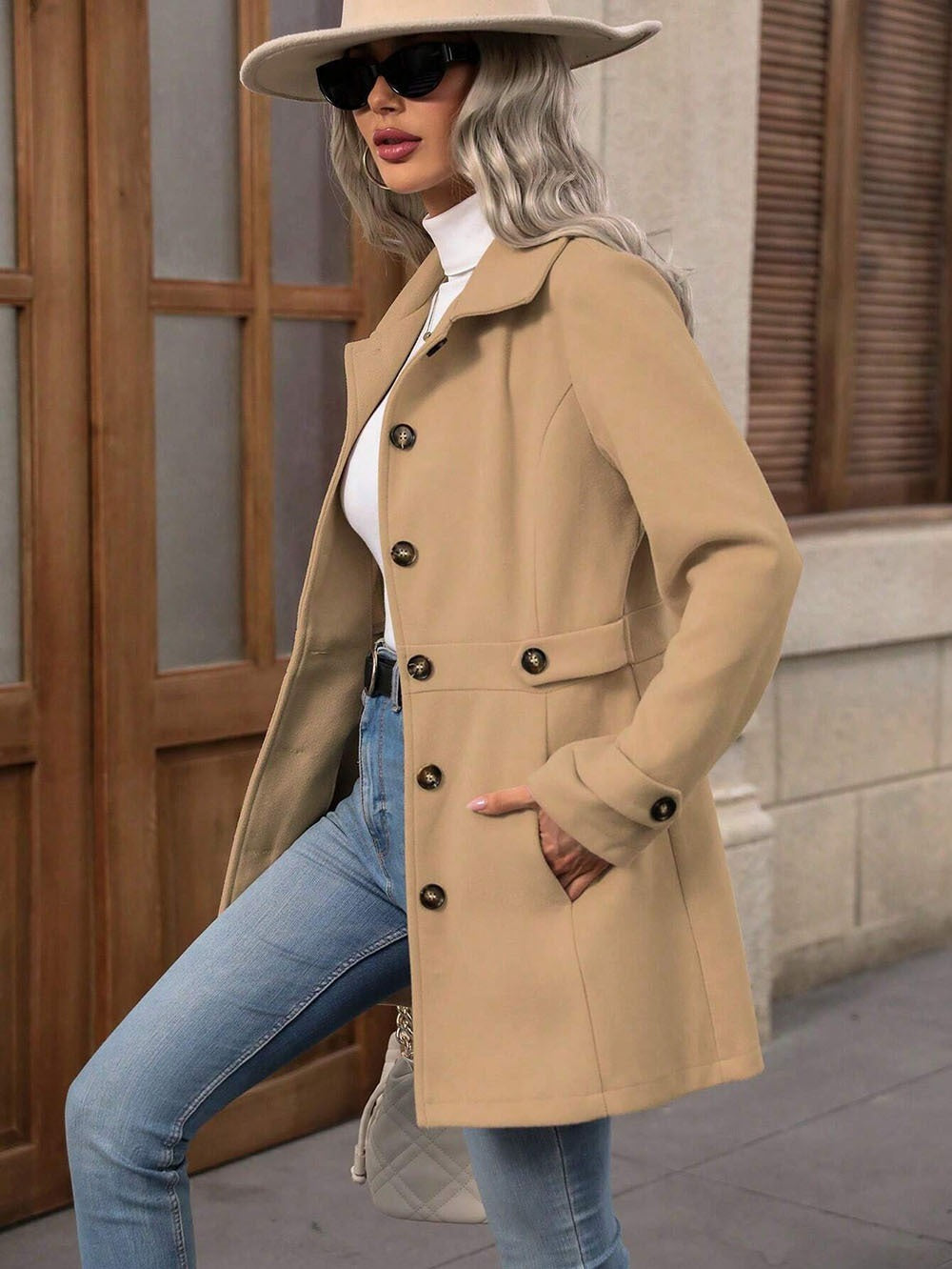 Manteau trench élégant pour femmes avec coupe cintrée et détails de boutons