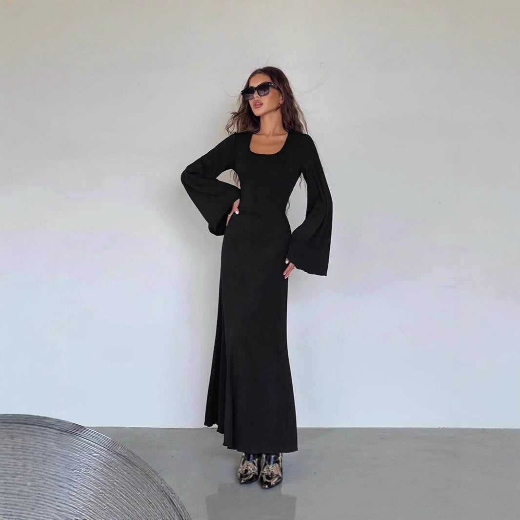 Robe maxi femme avec des manches évasées et des détails élégants