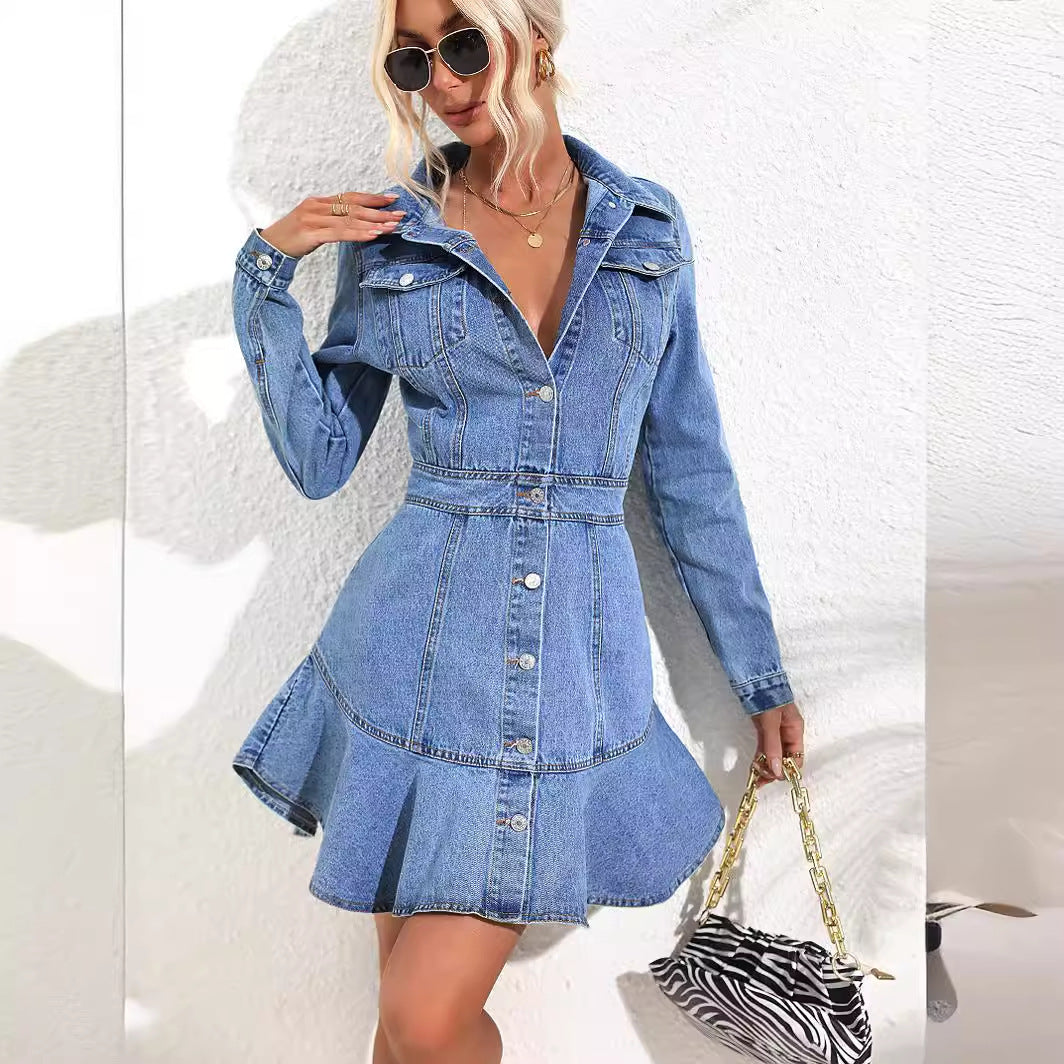 Robe en jean pour femmes au style denim moderne avec ourlet évasé et silhouette cintrée