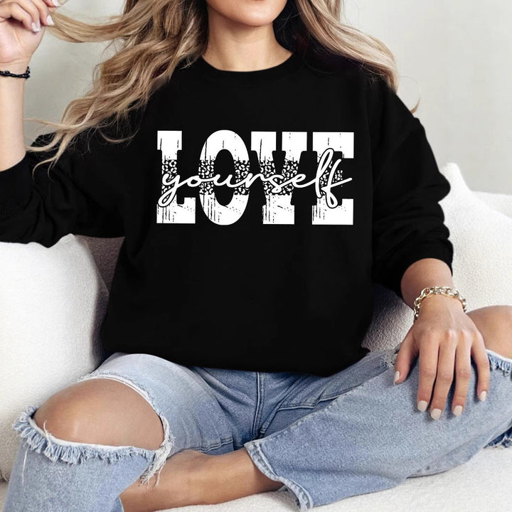 Sweat-shirt pour femmes avec un lettrage LOVE créatif et une coupe décontractée