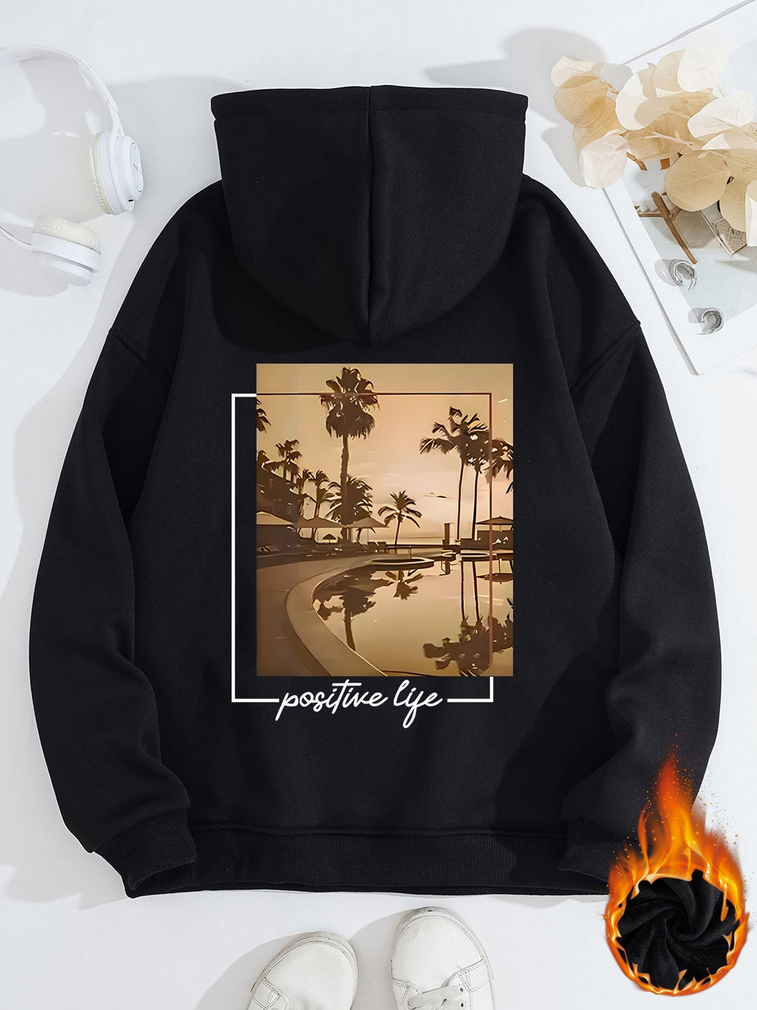 Sweat à capuche pour femmes avec motif de palmiers urbains et slogan positif