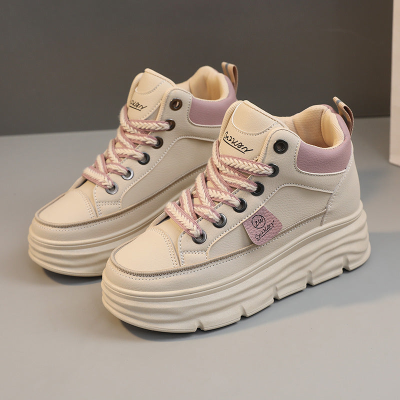 Baskets à plateforme pour femmes avec un design de couleur tendance et une semelle ultra-compacte