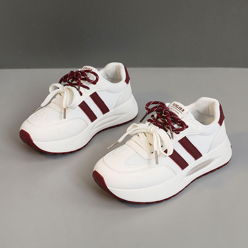 Baskets tendance pour femmes avec profil robuste et surface en mesh respirant
