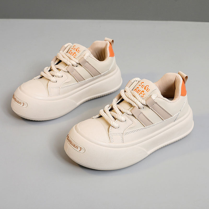 Baskets compensées sportives pour femmes avec des accents à la mode et semelle respirante