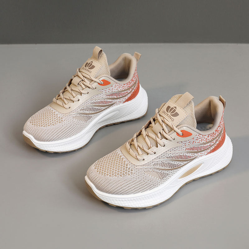 Baskets de course et de loisirs pour femmes avec une structure de surface respirante et une semelle amortissante