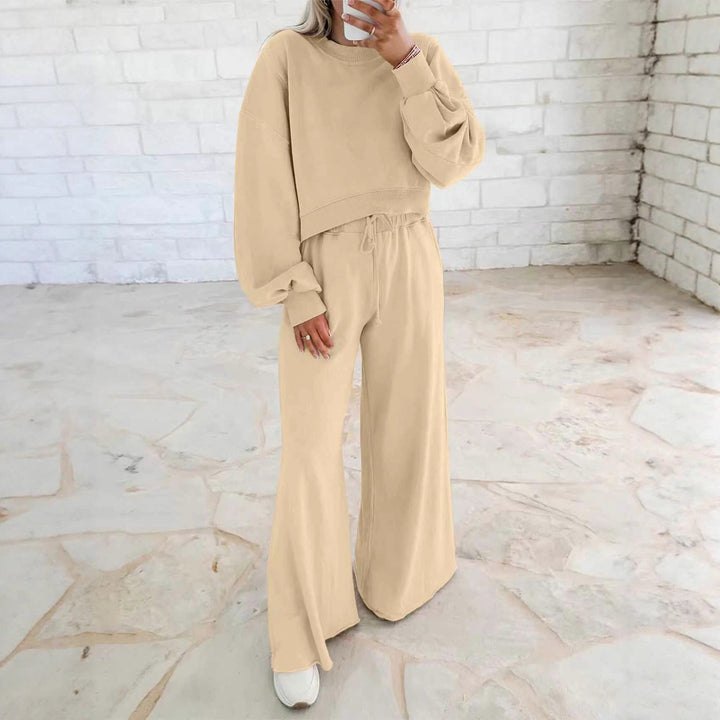 Ensemble de sport confortable pour femmes avec sweat-shirt court décontracté et coupe de pantalon ample