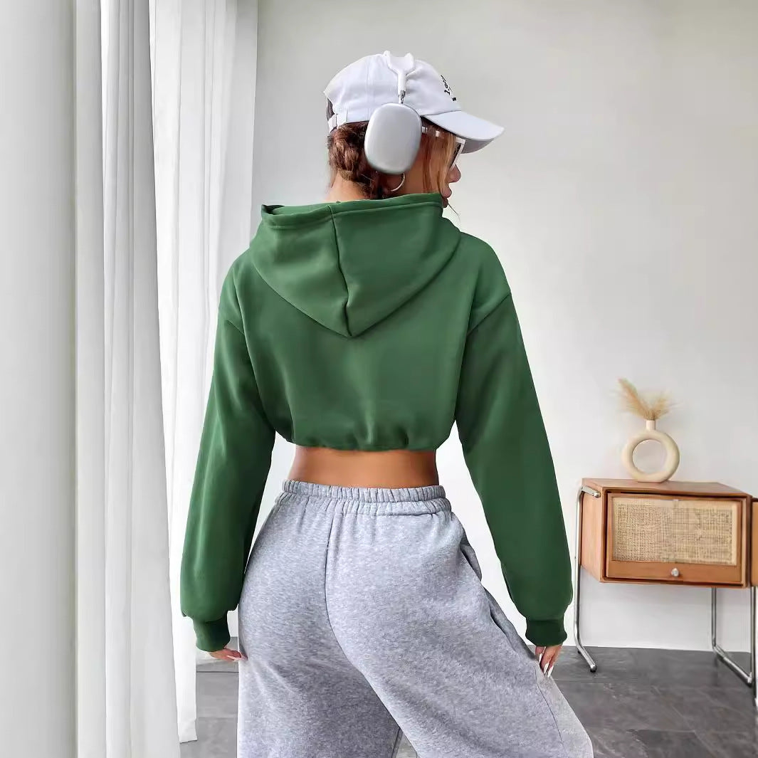 Hoodie cropped pour femmes avec inscription brodée et cordon de serrage