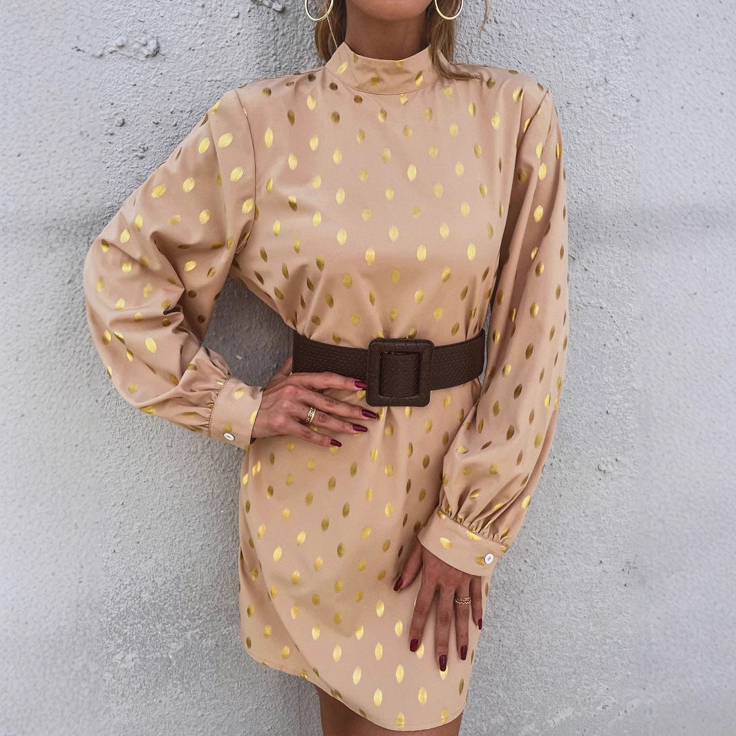 Robe mini élégante pour femmes avec des accents brillants et une coupe décontractée