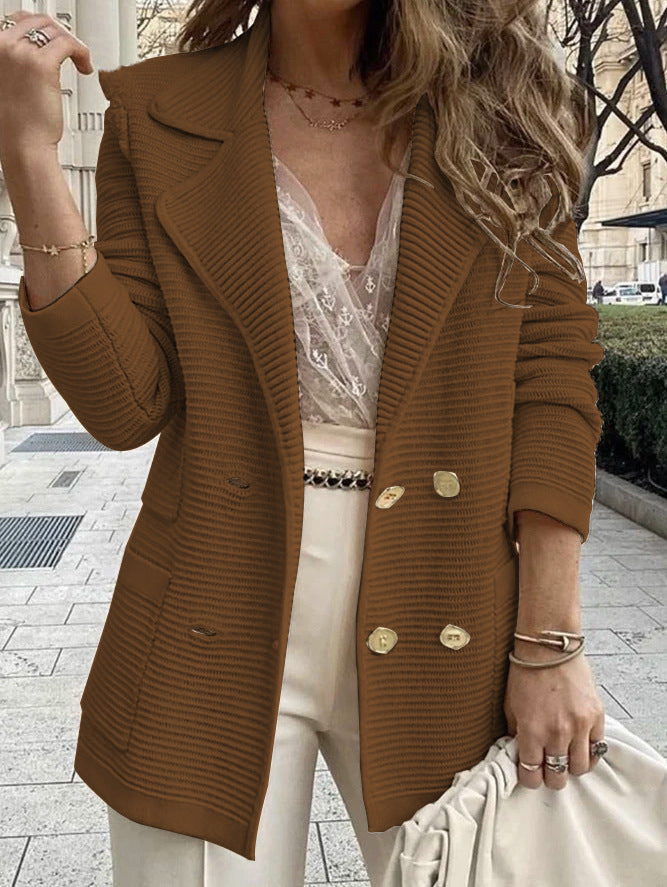 Blazer en tricot élégant pour femmes avec double rangée de boutons et design structuré