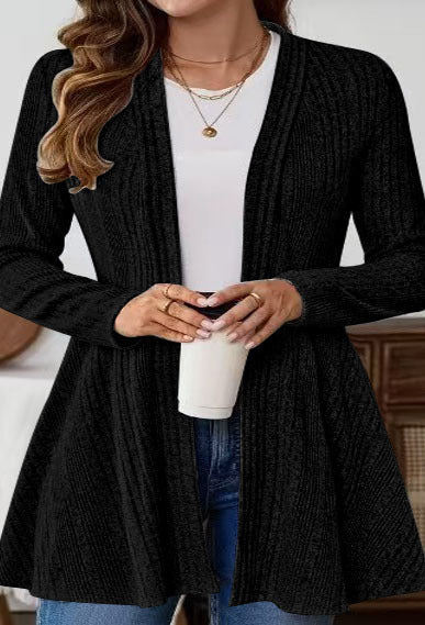 Veste en tricot longue pour femmes avec design côtelé moderne et cintrage
