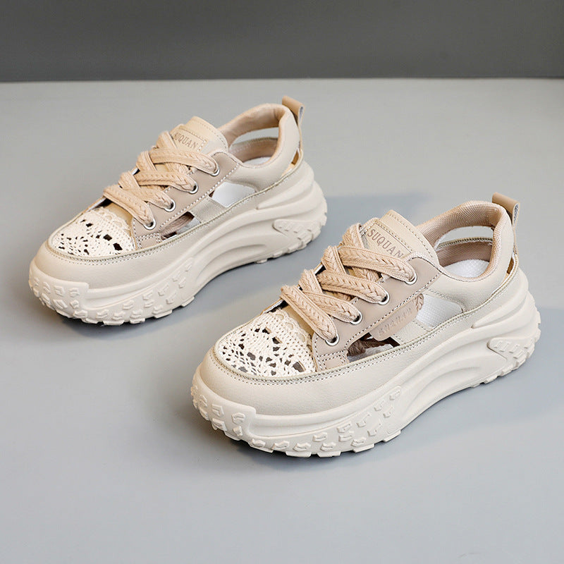 Baskets plates sportives pour femmes avec une structure de surface respirante et un design à la mode