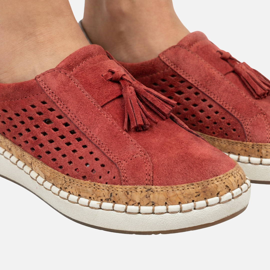 Clara | Baskets Slip-On Perforées pour Femmes avec Détail à Franges – Baskets Loafers pour Femmes