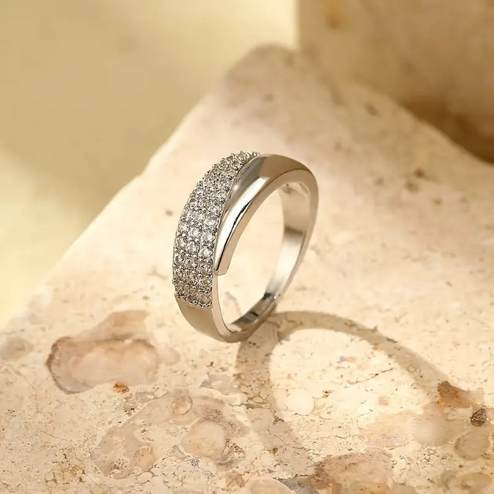 Daniela | Bague délicate au design élégant