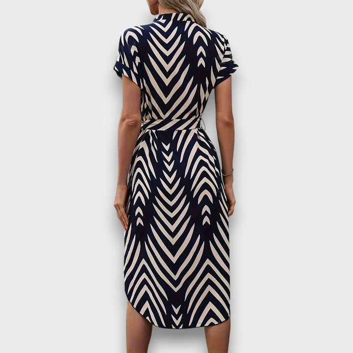 Delara – Robe midi rayée avec ceinture de taille