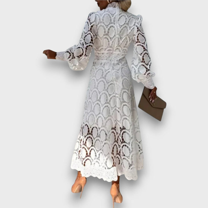Charlotte – Robe midi romantique avec taille marquée