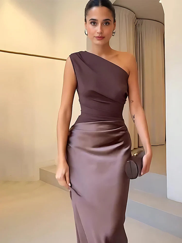 Aleida – Robe maxi en satin à une épaule