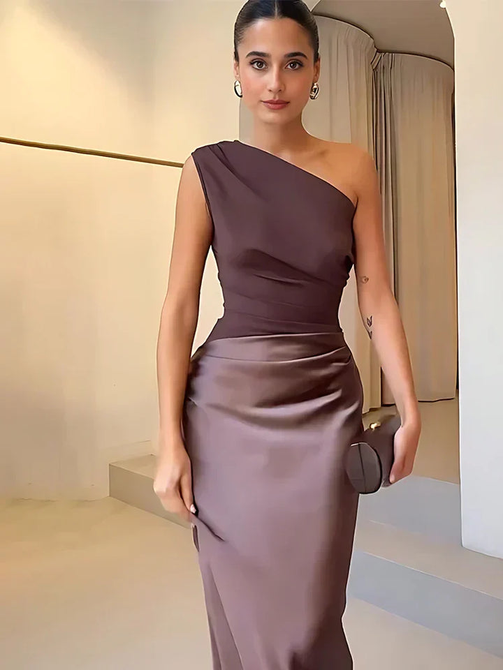 Amber™ – Robe Maxi Satin à Une Épaule