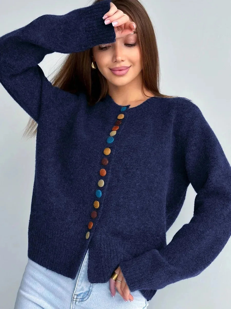 Victoria | Élégant cardigan pour femmes avec des boutons décoratifs