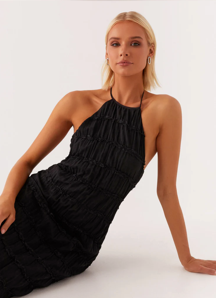 Juliana | Robe Maxi Transparente à Encolure Dégagée