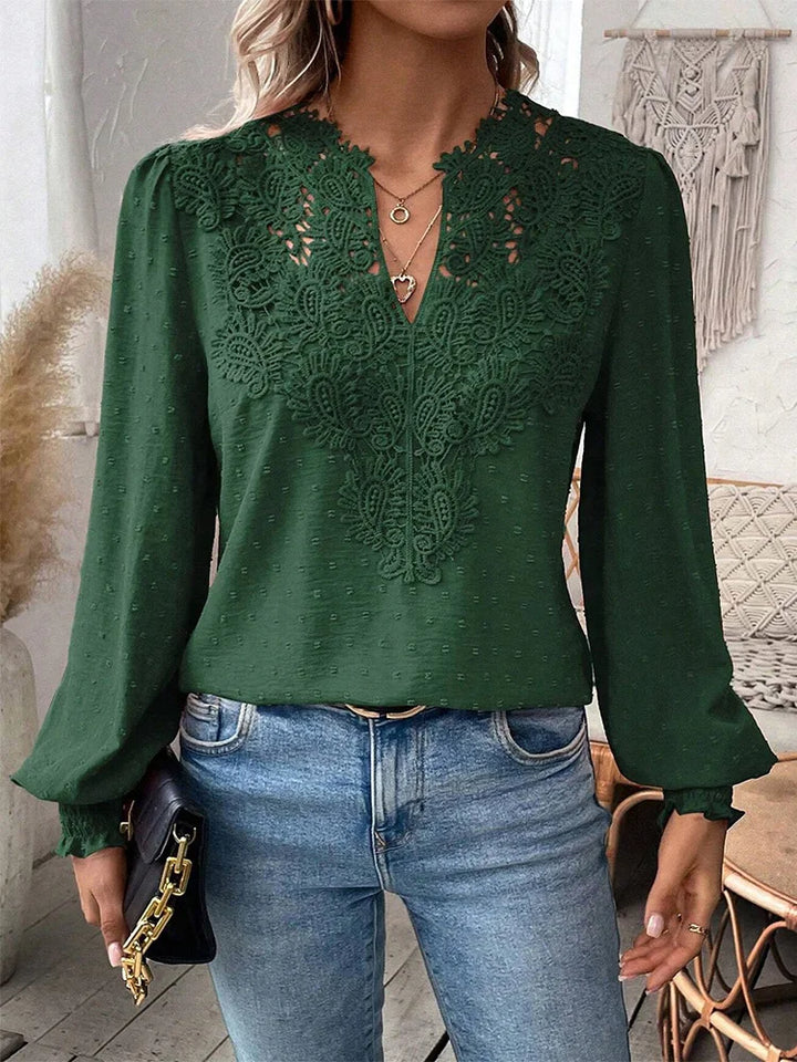 Valloré | Blouse en dentelle luxueuse avec décolleté en V