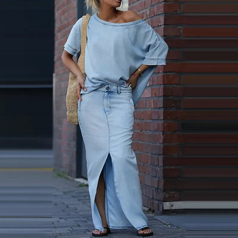 Ensemble Capri Bleu™ avec Haut Asymétrique et Jupe en Jean Légère