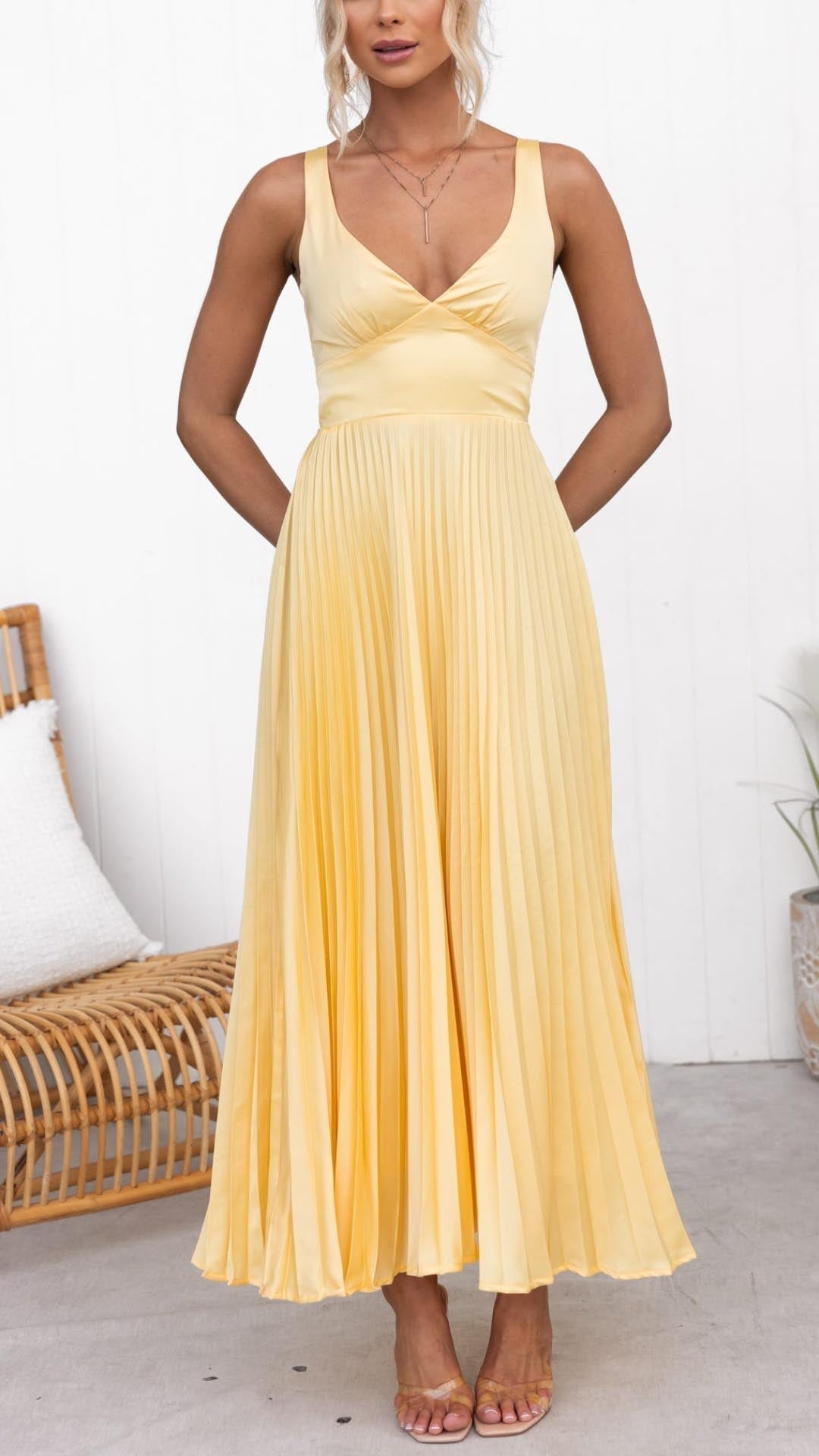 Abigail | Robe Maxi Plissée Jaune à Décolleté en V