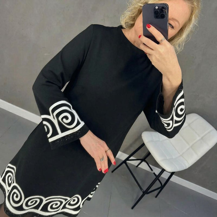 Robe Midi Iris™ avec ourlet en méandre et poignets ornés