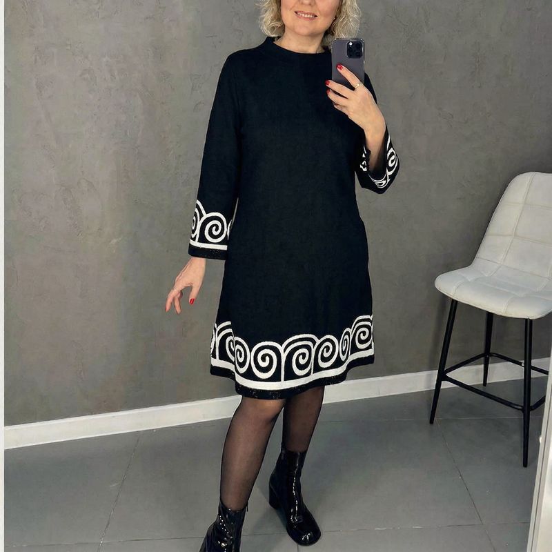 Robe Midi Iris™ avec ourlet en méandre et poignets ornés