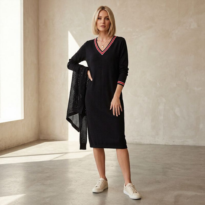 Robe midi Freya™ avec décolleté en V contrasté et poches sport-chic