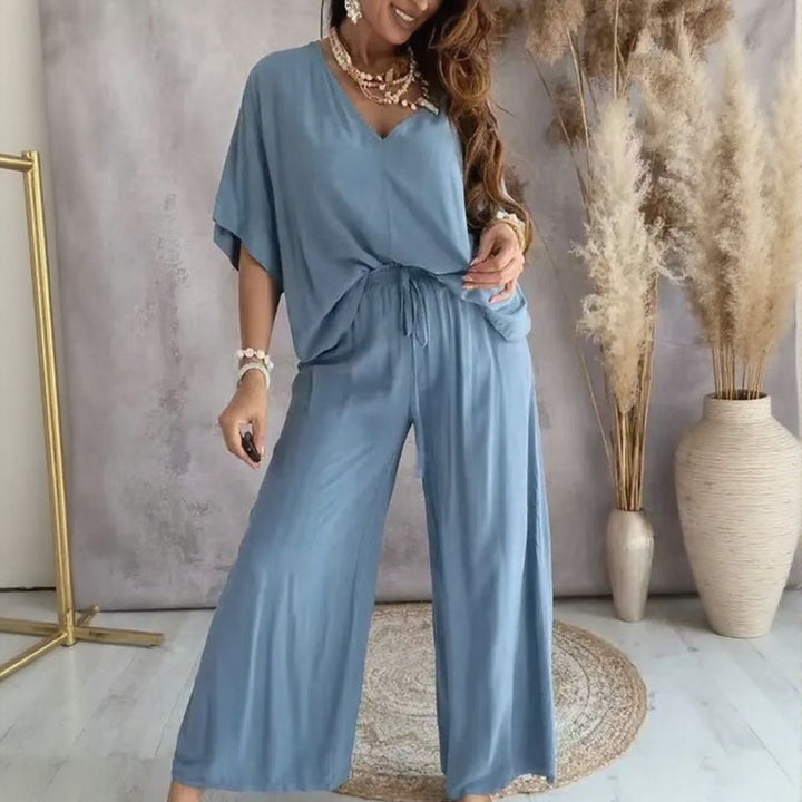Ensemble Biarritz™ — Blouse à décolleté en V & Pantalon Palazzo avec taille à cordon ajustable